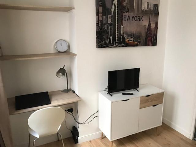 Studio Mezzanine N Dame Версал Екстериор снимка
